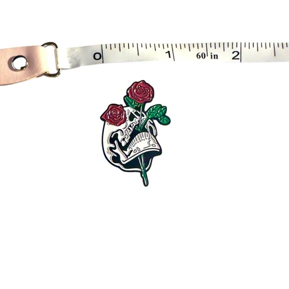 Skull and Roses Enamel Pin - Picture 3 of 3